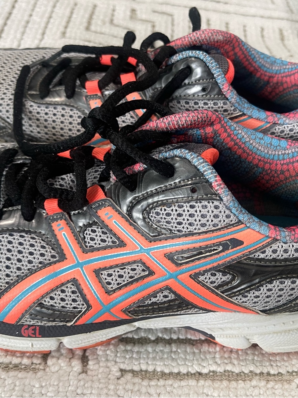 ASICS men Gray and Coral Athletic Sneakers with Blue Trim